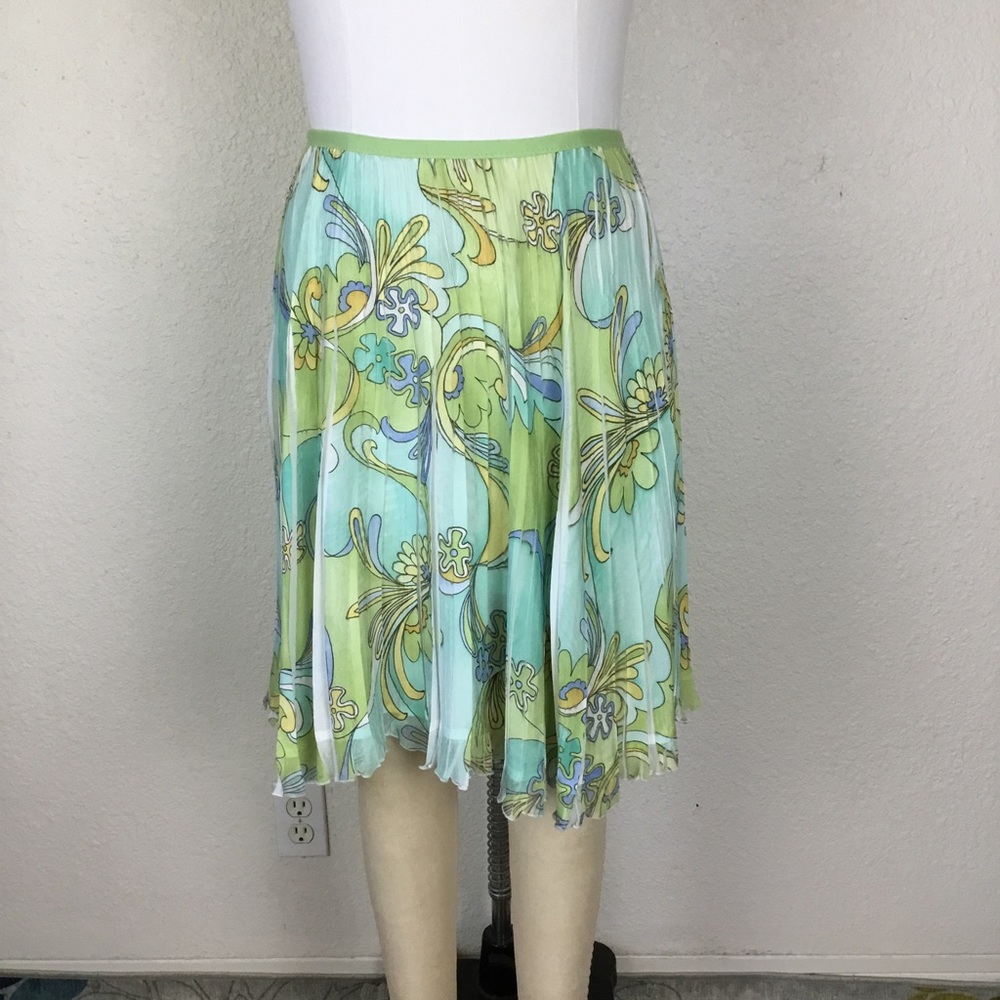 Floral Womens skirt Sz M Pleated Lightweight Summer Bohemian Elastic Wai…